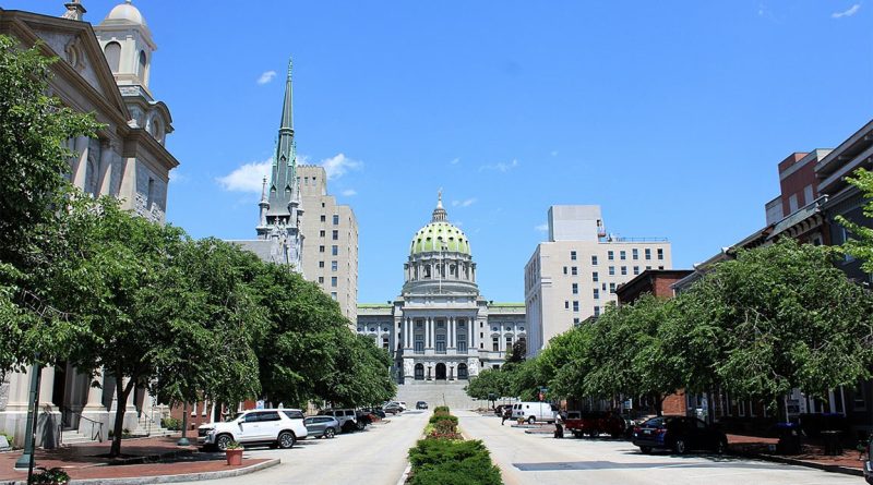 Scenic view of a retirement city with beautiful landscapes and happy retirees to support best cities to retire article