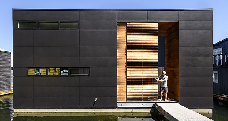 Dyna Builders floating house